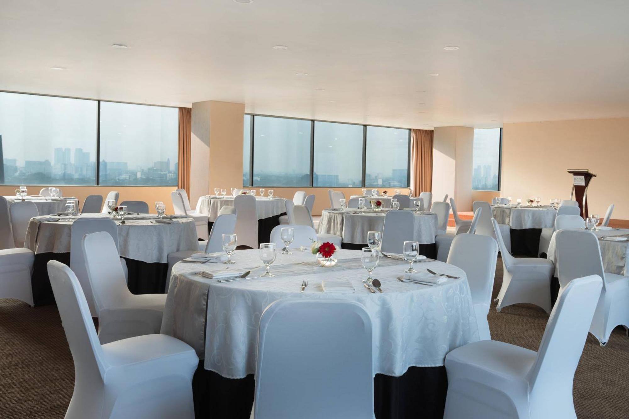 Four Points By Sheraton Jakarta Thamrin Exteriör bild